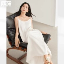对白 纯色光感可调节肩带女式长款吊带连衣裙110元（有首单礼金，超V会员价格更低）