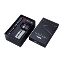 凌美（LAMY）钢笔签字笔 生日节日礼物学生成人练字文具 德国进口 狩猎系列 50周年套装礼盒 亮黑 EF0.5mm299元