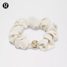 lululemon丨Uplifting 女士带徽标发圈 LW9FKMS 浅象牙白 O/S