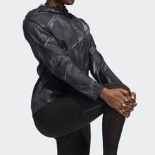 adidas 阿迪达斯 女子透气耐磨运动服印花拼色防风外套连帽夹克修身款女装