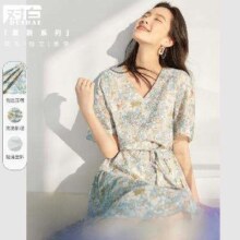 10点：对白 清新油画碎花 女士衣裙139元包邮
