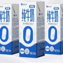 倍佳希 脱脂纯牛奶200ml×18盒整箱
