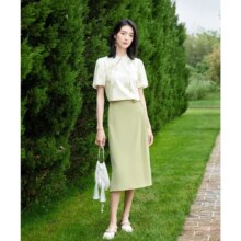 欧莎 素雅国风套装 新中式盘扣闪光丝印花衬衫半截裙女两件套夏款156元（有首单礼金，超V会员价格更低）