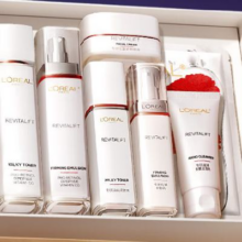 再降价、PLUS会员：L'OREAL  欧莱雅 复颜水乳 水130ml+乳110ml 赠水65ml+乳50ml+日霜25ml+洁面30ml+面膜1片+限定小挎包+礼盒271.21元包邮（需凑单）