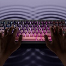 Plus会员：迈从 G87 旋钮无线机械键盘电竞游戏客制化有线/蓝牙三模gasket结构hifi全键热插拔办公 黑莓粉渐变侧刻 TTC快金轴V2203.15元（需领券）