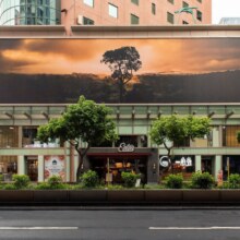 香港逸东酒店(朗廷酒店集团旗下)2天1晚套餐 (到店需另付部分税费)541元