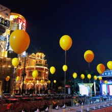 美团【超值套餐带换装】横店高星酒店7店通兑 双床房/大床房1晚＋双人任选横店3景点＋换装权益原价1299现价784元