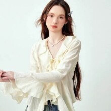 乐町 甜美少女感白色荷叶边衬衫女秋季时尚百搭肌理感衬衣162元