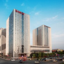 金华富力万达嘉华酒店豪华房/高级套房1-2晚可拆分套餐+入住权益648元起/晚++双人乐园门票（还有套餐可选）