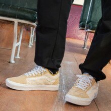 20点：VANS Old Skool ComfyCush 棕色低帮板鞋146元包邮