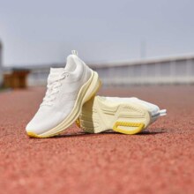 超v会员：索康尼 蜂鸟3代女款运动跑步鞋284元包邮