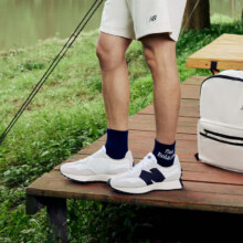 PLUS会员：NEW BALANCE运动鞋 男女鞋 百搭复古米白色休闲鞋327系列MS327FE 40.5393.48元（需领券）
