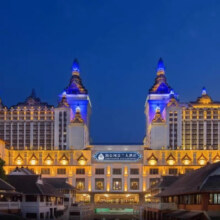 20点开始：西双版纳湄公河景兰大酒店+早餐+旅拍+畅完水世界+接机849元起/2晚（还有套餐可选）