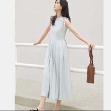 对白 飘带设计女式无袖连衣裙132元包邮