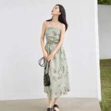 22号10点：对白 新中式 夏装素雅国风竹子印花褶皱侧腰女式吊带连衣裙99元（有首单礼金，超V会员价格更低）