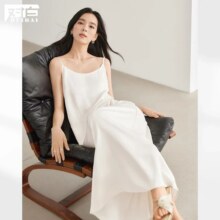 对白 纯色光感可调节肩带女式长款吊带连衣裙117元（有首单礼金，超V会员价格更低）