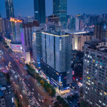 长沙华天精选酒店五一广场国金店2-3晚含双早578元起/2晚（还有套餐可选）