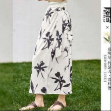 对白 凯伊莱文联名 夏装花卉印花半身裙79元