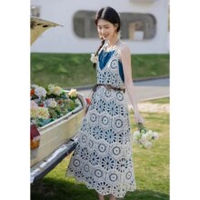 CARMEN 【波西米亚风风钩花套装】夏季新款减龄无袖吊带连衣裙罩衫两件套283元