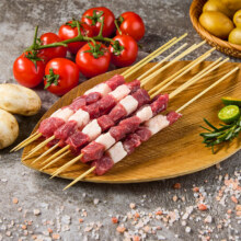 plus会员:鲜京采内蒙古原切羔羊肉串2斤 （50串）烧烤食材 露营户外 京东自有品牌56.31元/件