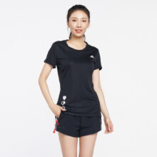 adidas  女款运动跑步训练透气圆领休闲短袖T恤119元