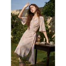 5号10点：谜秀 碎花裙子女夏季法式茶歇质感高级感印花连衣裙112元（有首单礼金，超V会员价格更低）