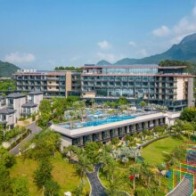 美团 广州合汇温泉酒店1晚+2大1小无限次温泉+室外泳池/亲子儿童俱乐部/儿童托管原价1098元现价718元
