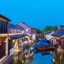 美团 双人套餐｜夜游周庄+演出+游船或景交+苏州景区接驳车348元