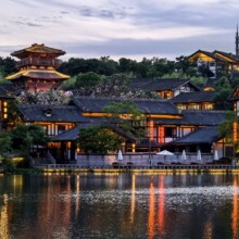 美团 茅山东方盐湖城景区-【成人票】门票+福牌票+一饼一茶票原价155元 现价128元