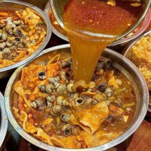 美团【可堂食可外带】柳州肥姨妈 大骨螺蛳粉|单人原味螺蛳粉豆花套餐原价21元现价14.8元