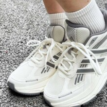 限尺码：adidas 阿迪元禧 透气耐磨运动鞋249元