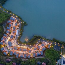 美团 周末不加价丨双人畅游建德景点+1晚建德蝶来江月湾酒店+双早原1206元现598（合299/人）