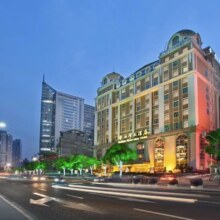 美团 上海宋城千古情含表演双人票+5D实景体验剧+亲子秀WA 恐龙+上海金水湾大酒店高级大床房1晚859元