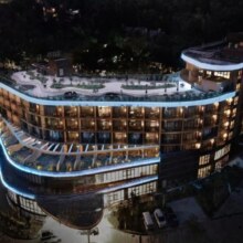 美团 中兴和泰海景酒店1晚+亲子乐园+泳池套票+双人下午茶原价999元，现价399