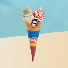 美团  DQ·蛋糕·冰淇淋 【爆款】彩虹双头怪冰淇淋原价19.9元现价14.9元