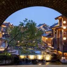 美团 济南明水古城酒店住宿套餐+明水古城门票+船票旅拍等原价2331元 现价699元