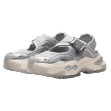 22日10点：FILA 斐乐 硬糖凉鞋 女鞋FUSION系列349元