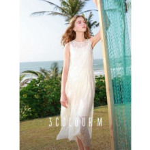 3COLOUR 三彩小樱花 重工提花连衣裙170元
