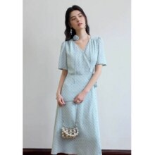 独束 大码【多色可选】法式V领复古波点长连衣裙灵动裙子279元
