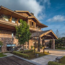 美团 千岛湖温馨岛蝶来湖景度假酒店2晚+鱼头抵价券1张+啵啵剧场观影体验+亲水沙滩游玩体验599元