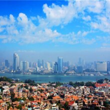 美团  厦门3天2晚自由行2晚豪华型五钻海景房+帆船出海+进厦大+摄影师旅拍+鼓浪屿往返轮渡票原价8515元，现价1150元