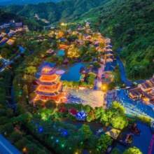 【热播综艺同款】葛仙村度假区枕山宿/思源居/山海藏/竹隐1晚+双早+双人葛仙村度假区景区门票+游船体验+景区观光车449元