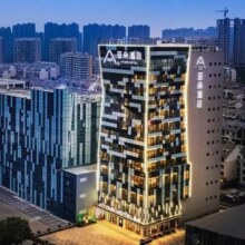 再降价：亚朵集团 全国通兑 暑期出游不加价716两晚可拆分含双早 当天可订 多店通兑*5318元/晚，共3180元，过期退，随时退