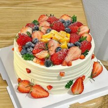 美团  童话王子·生日蛋糕 8英寸【今日特卖】牛奶奶油，新鲜水果草莓生日蛋糕免费送上门  多店可用原价198元，现价83元，美团月卡仅78元