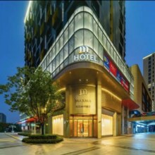 美团 上海玛雅水上乐园双人票+美玥酒店大床房1晚含早原价1812.02元现价789元