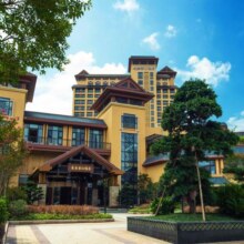 广州长隆香江酒店1晚+双人自助晚餐+双人两天动物世界、欢乐世界、飞鸟乐园门票原价1899元，现价1198，美团月卡仅1193