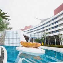 再降价：上海海昌海洋公园度假酒店1晚+2大1小海昌海洋公园门票（多次入园）+官方渠道专享礼遇899元