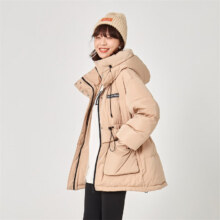 雪中飞【反季清仓】女士时尚连帽抽绳休闲大口袋纯色羽绒服外套 卡其色 M /160/84A119元