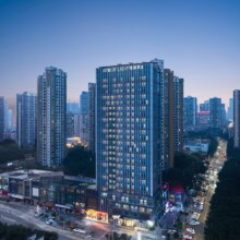 美团 亚朵集团旗下 轻居酒店 379单晚 含单早 当天可订  多店通兑原价446元 现价379元
