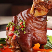 红烧整只大肘子  肘子肉250g*4袋37元（需领券）